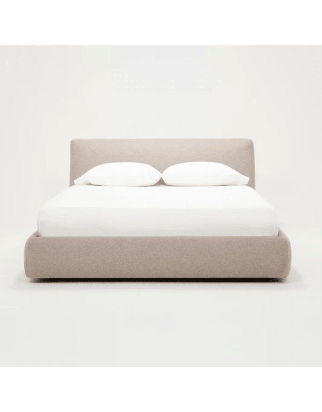 سرير كينج بومبيه خشب زان احمر و قطيفة بيج كود bed5043