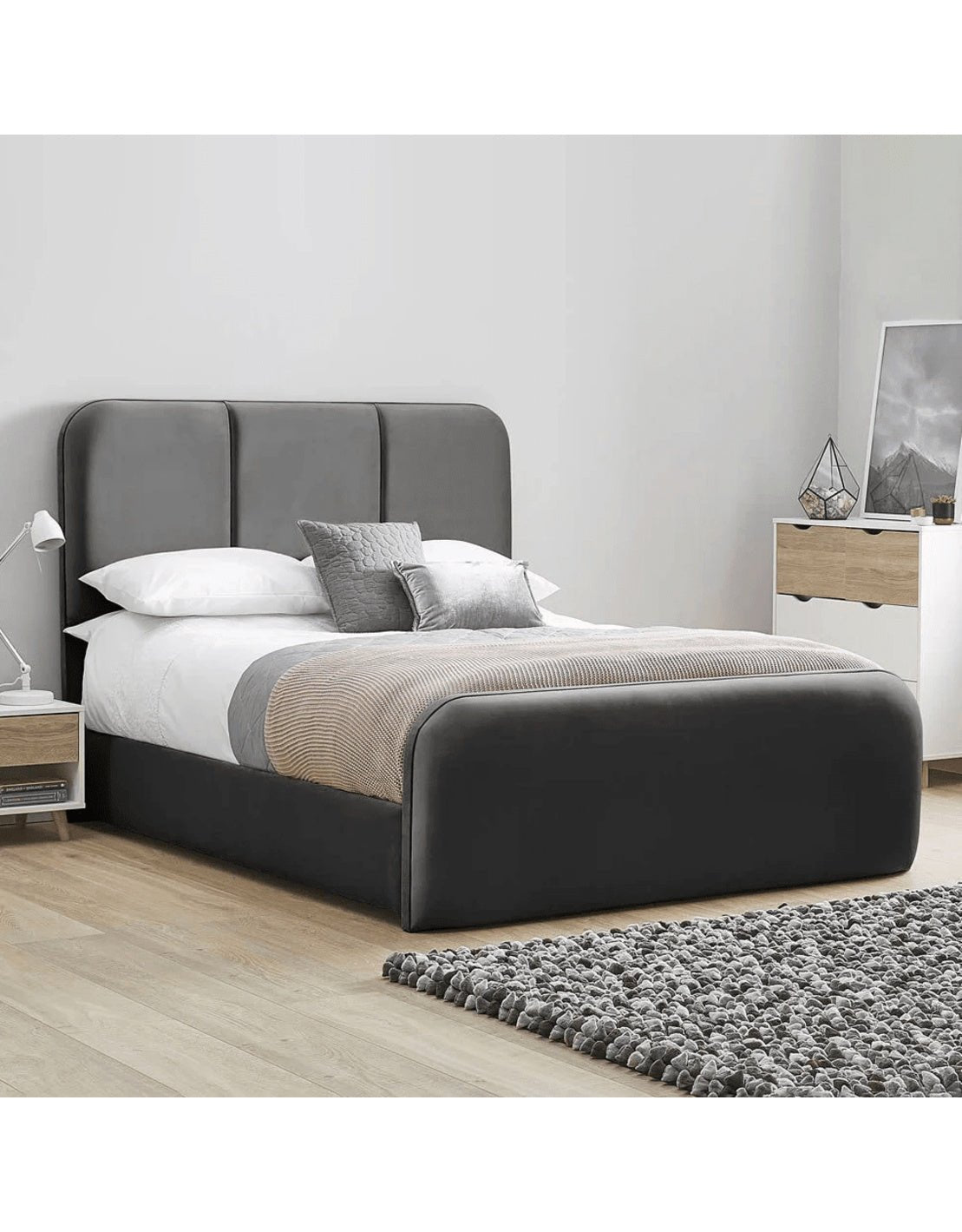 سرير كينج مضلع خشب زان احمر و قطيفة رمادي كود bed5044 _