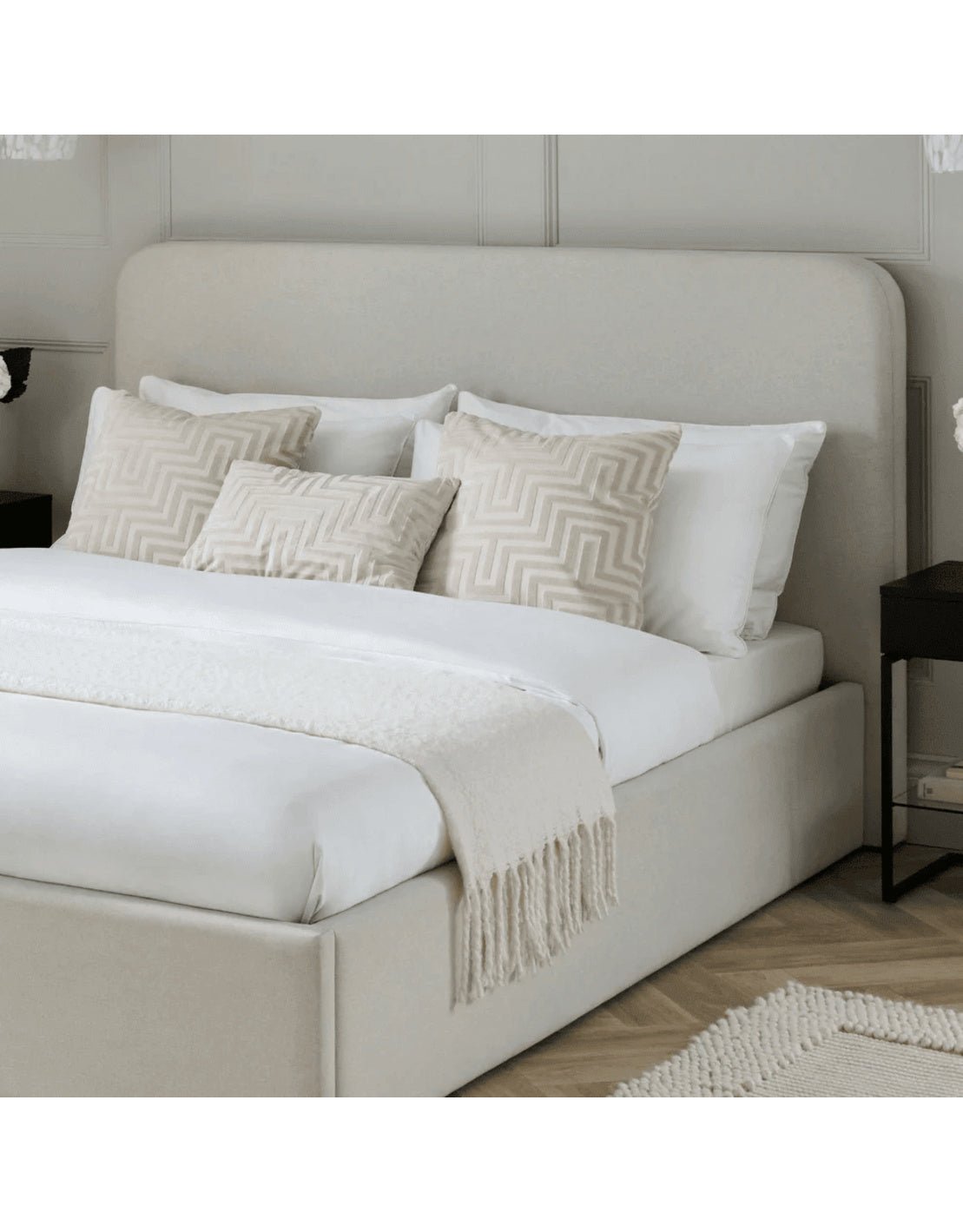 سرير سوبر كينج خشب كونتر و قماش قطيفة بيج كود bed5025