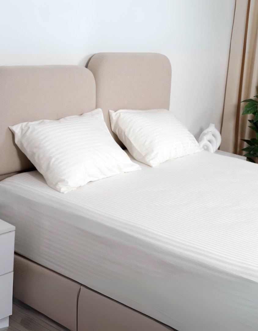 Plain elastic fitted sheet set - white Next & Joe bed sheets